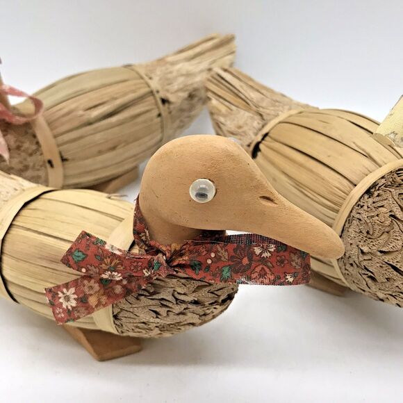 Vintage Folk Art Duck or Goose Handmade Carved Primitive Wicker Mancave Decoy - Picture 8 of 11